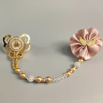Dollbling Glam Luxury Rhinestones Gold Pacifier Personalizuotas vardas Manekenas Bet koks vaizdas Pradinė raidė Perlamutrinis marmuras Čiulptukas Klipai