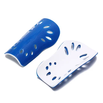 1pair Futbolo skydai Futbolas Blauzdų apsaugos rinkiniai vaikams Vyras Apsauginė įranga Kvėpuojantis plastikinis Apsauginis blauzdos Pagalvėlės