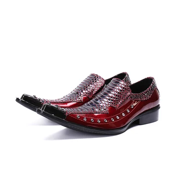 2023 Raudona gyvatės oda Vyriški oficialūs batai vyrams Smeigės Geležinis smailus pirštas Slydimas ant vestuvinių dalykinių suknelių batų Zapatos Para Hombre