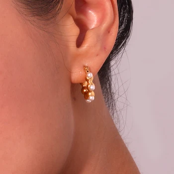 Elegantiški 18K paauksuoti karoliukai Perlų lankelio auskarai Nerūdijančio plieno auskarai moterims 2023 m Neperšlampami papuošalai ir aksesuarai